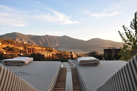 Mountain View Loungers
